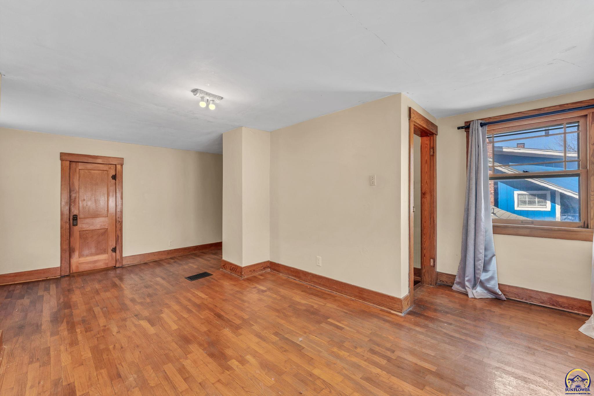 1034 Southwest Lincoln Street Topeka, KS 66604 - Photo 25 of 42
