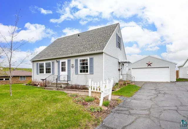 $288,000 | 33 Nelson Drive, Silver Bay, MN 55614