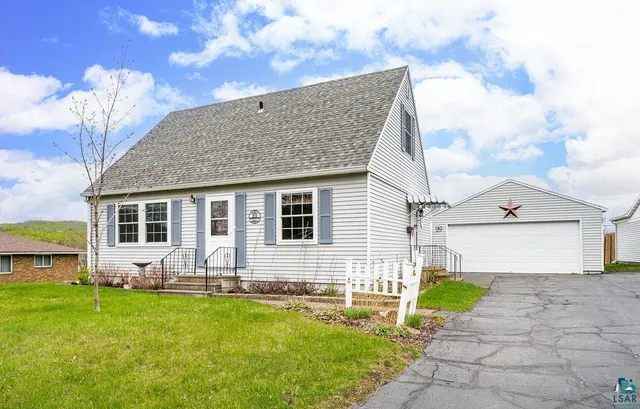 $288,000 | 33 Nelson Drive, Silver Bay, MN 55614