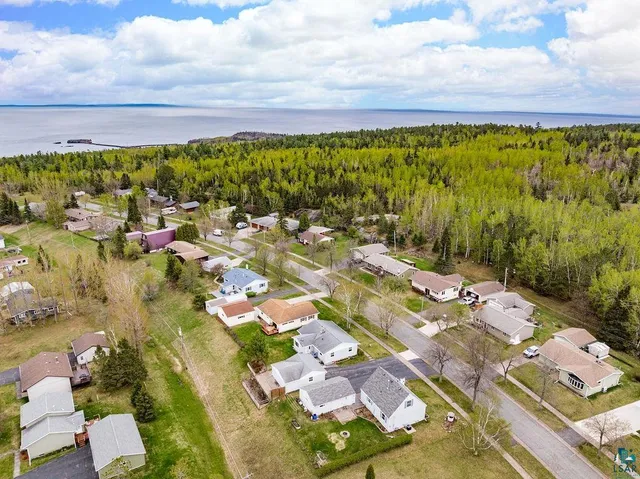 $288,000 | 33 Nelson Drive, Silver Bay, MN 55614