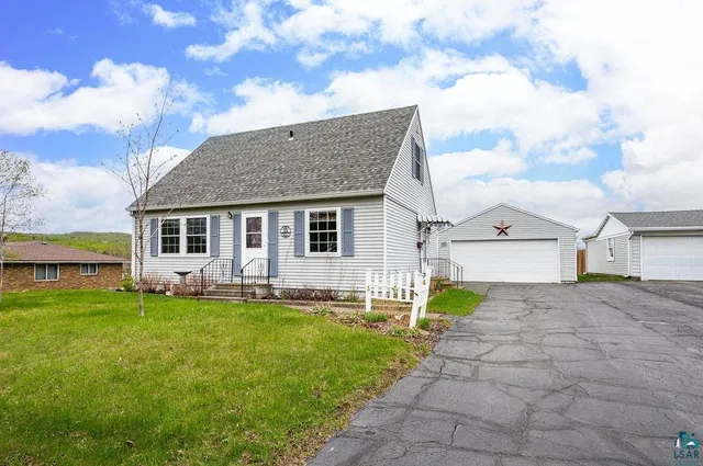 $288,000 | 33 Nelson Drive, Silver Bay, MN 55614