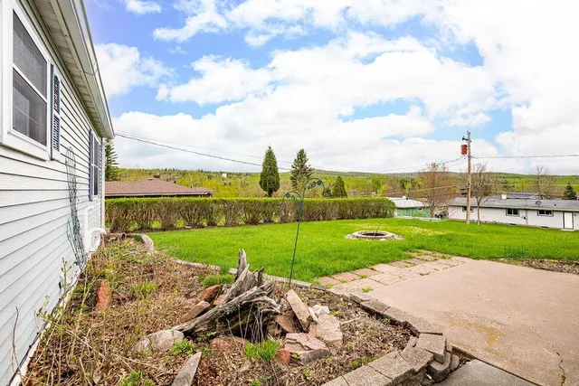 $288,000 | 33 Nelson Drive, Silver Bay, MN 55614