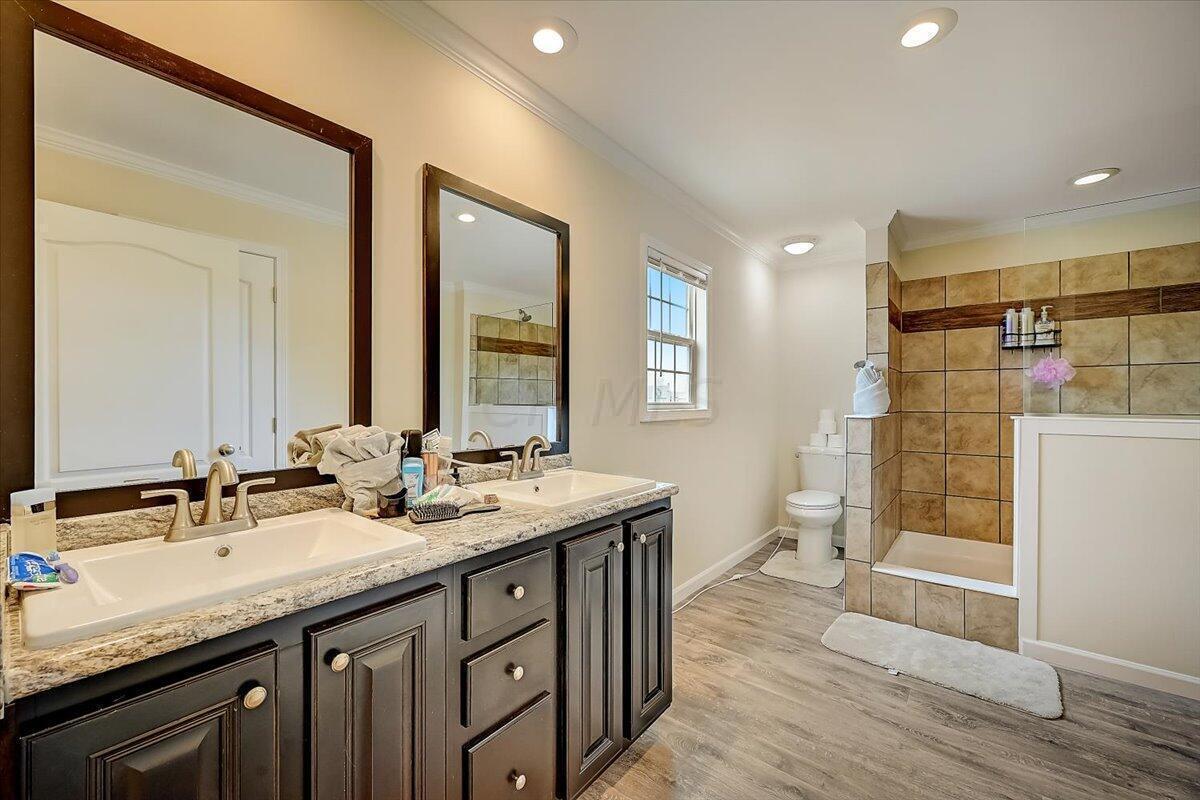 4690 Election House Road Northwest Lancaster, OH 43130 - Photo 10 of 19 Owners Bath
