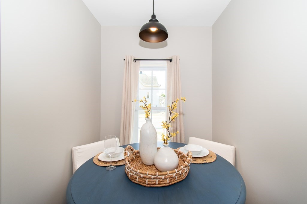 427 Bay Street Springfield, MA 01109 - Photo 5 of 31 Gallery Image 5