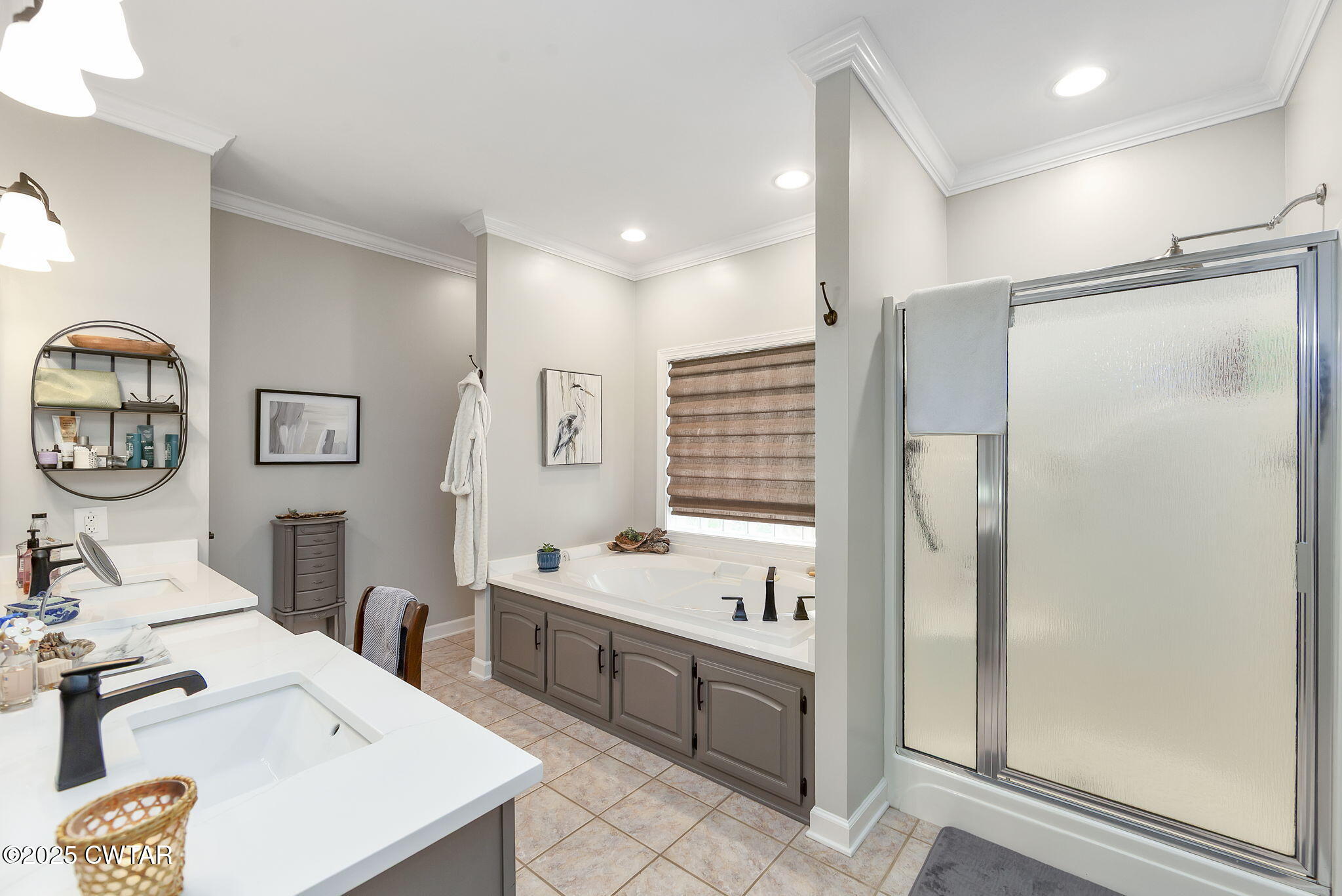 180 Medon Malesus Road Medon, TN 38356 - Photo 20 of 73 a bathroom with a tub sink and mirror