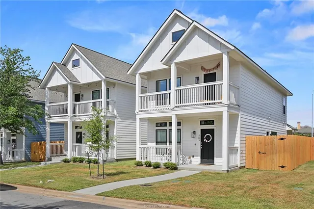 $4,200 | 713 Turner Street, Unit B, College Station, TX 77840