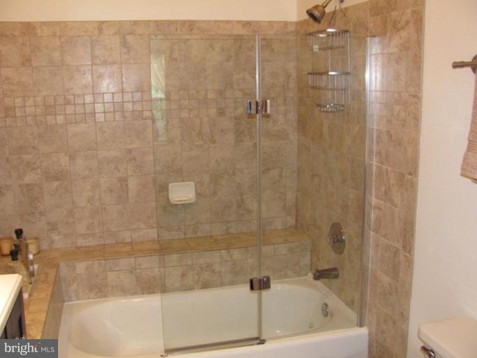 13706 Modrad Way, Unit 43 Silver Spring, MD 20904 - Photo 15 of 25 Master Bath