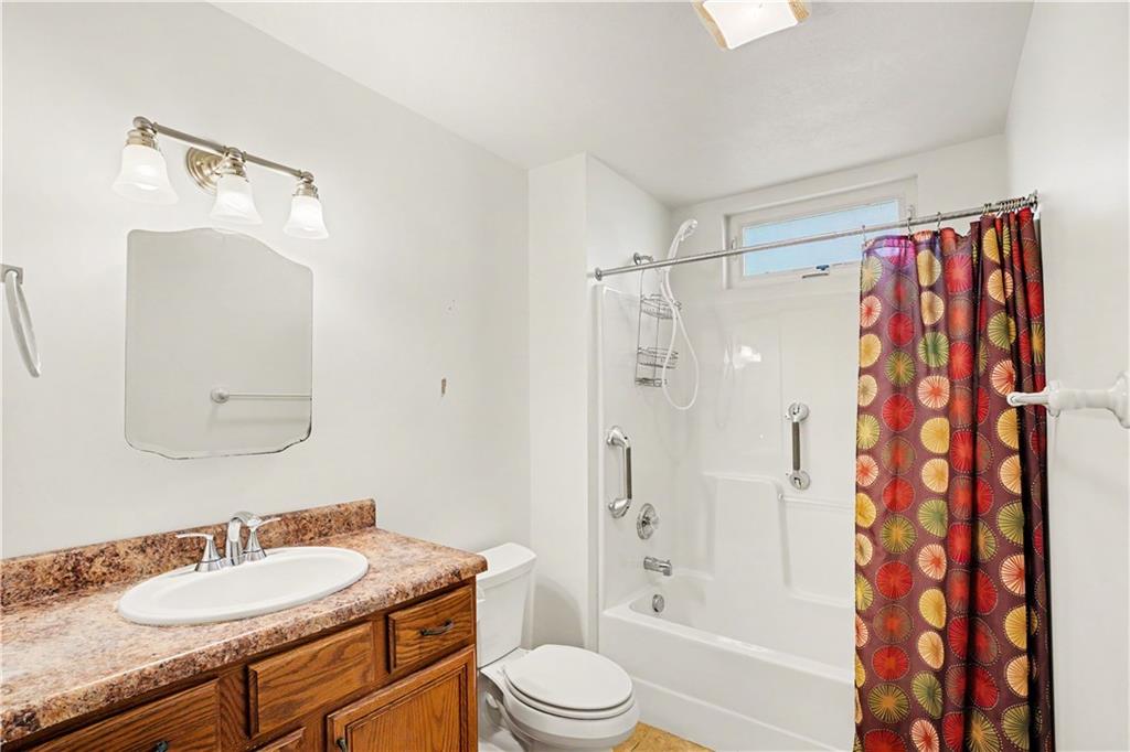 618 Locust Street Coraopolis, PA 15108 - Photo 12 of 20
