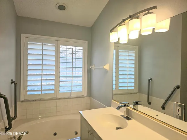 $2,000 | 6 Oak Village Drive, Ormond Beach, FL 32174