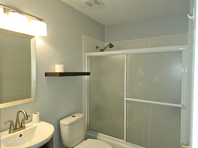 $2,000 | 6 Oak Village Drive, Ormond Beach, FL 32174