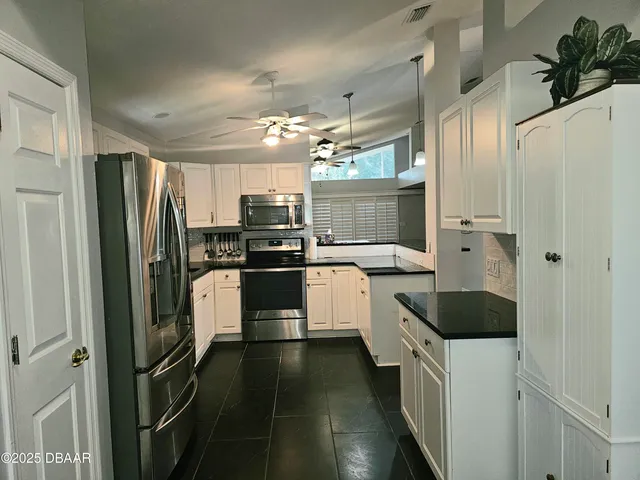 $2,000 | 6 Oak Village Drive, Ormond Beach, FL 32174