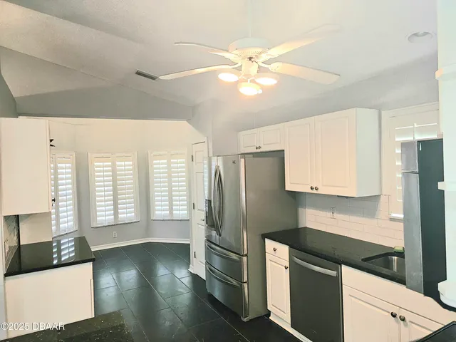 $2,000 | 6 Oak Village Drive, Ormond Beach, FL 32174