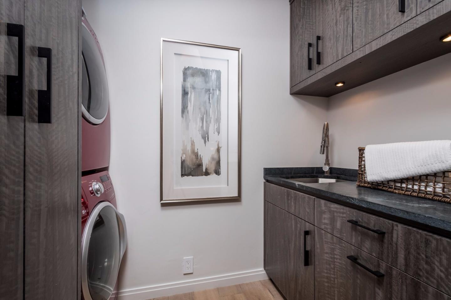 951 Baileyana Road Hillsborough, CA 94010 - Photo 21 of 35