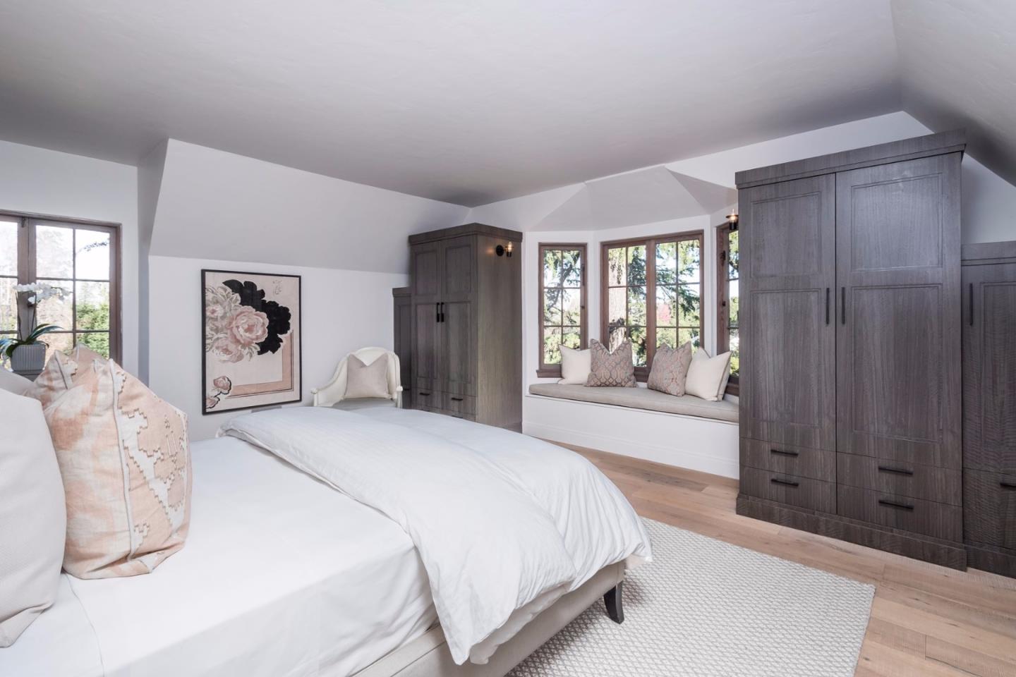 951 Baileyana Road Hillsborough, CA 94010 - Photo 22 of 35