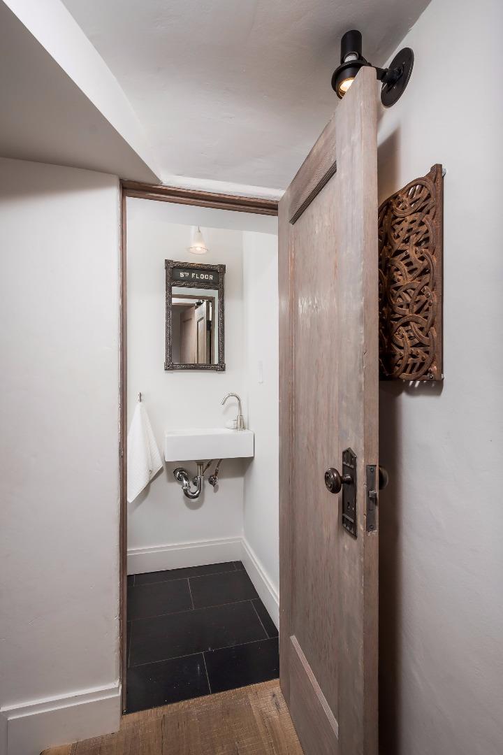 951 Baileyana Road Hillsborough, CA 94010 - Photo 26 of 35