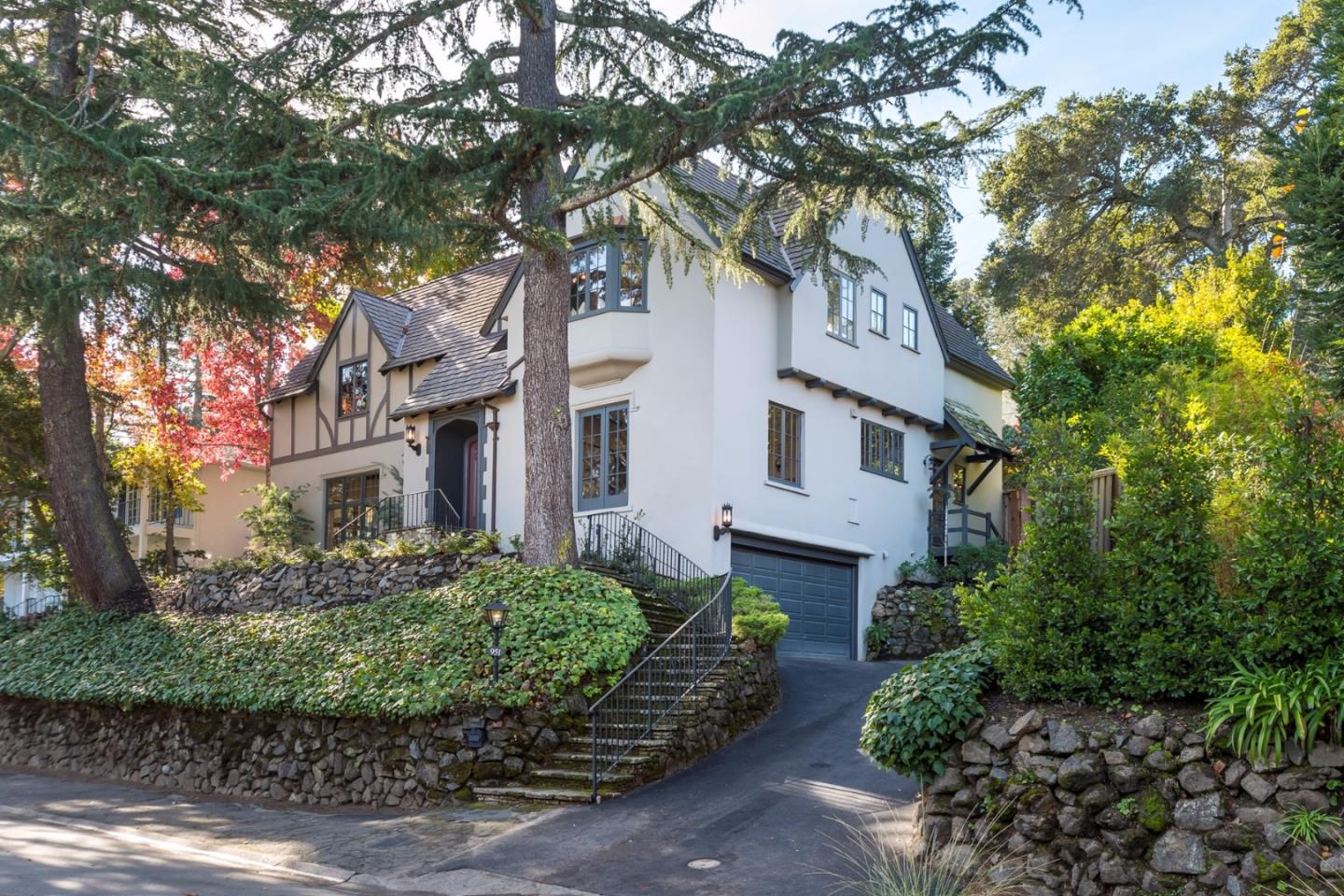 951 Baileyana Road Hillsborough, CA 94010 - Photo 28 of 35