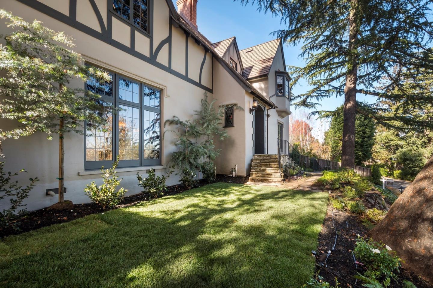 951 Baileyana Road Hillsborough, CA 94010 - Photo 29 of 35