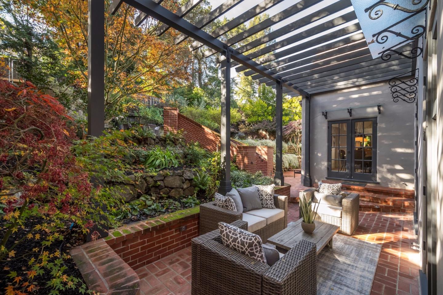 951 Baileyana Road Hillsborough, CA 94010 - Photo 32 of 35