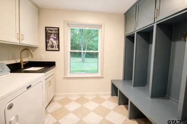 $595,000 | 10401 County Road 137, Flint, TX 75762
