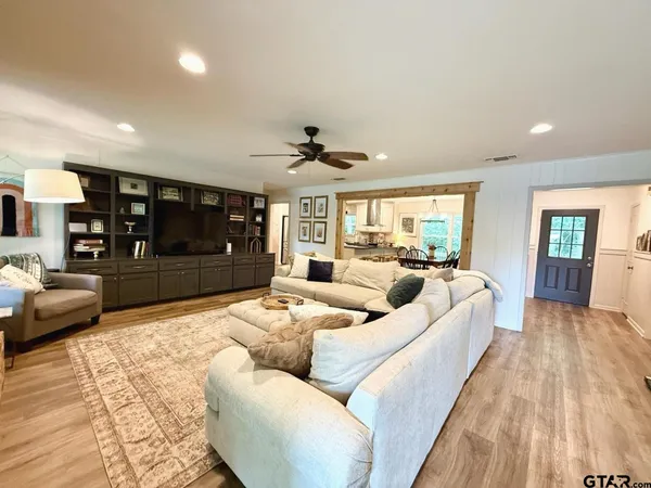 $595,000 | 10401 County Road 137, Flint, TX 75762