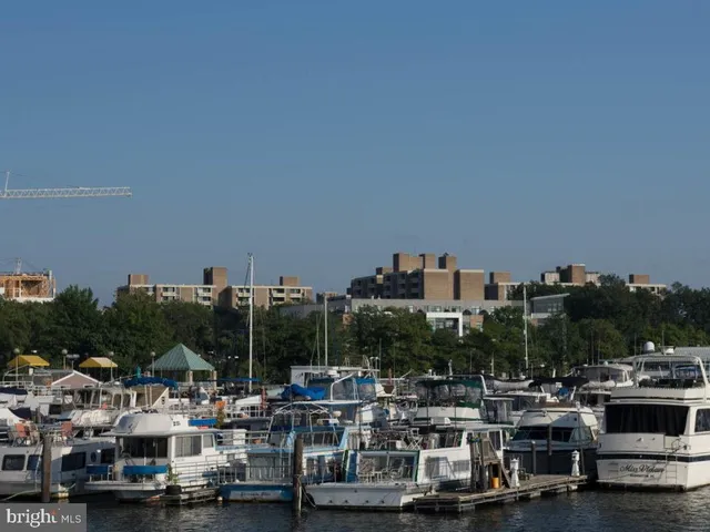 $148,000 | 1245 4th Street Southwest, Unit E110, Washington, DC 20024