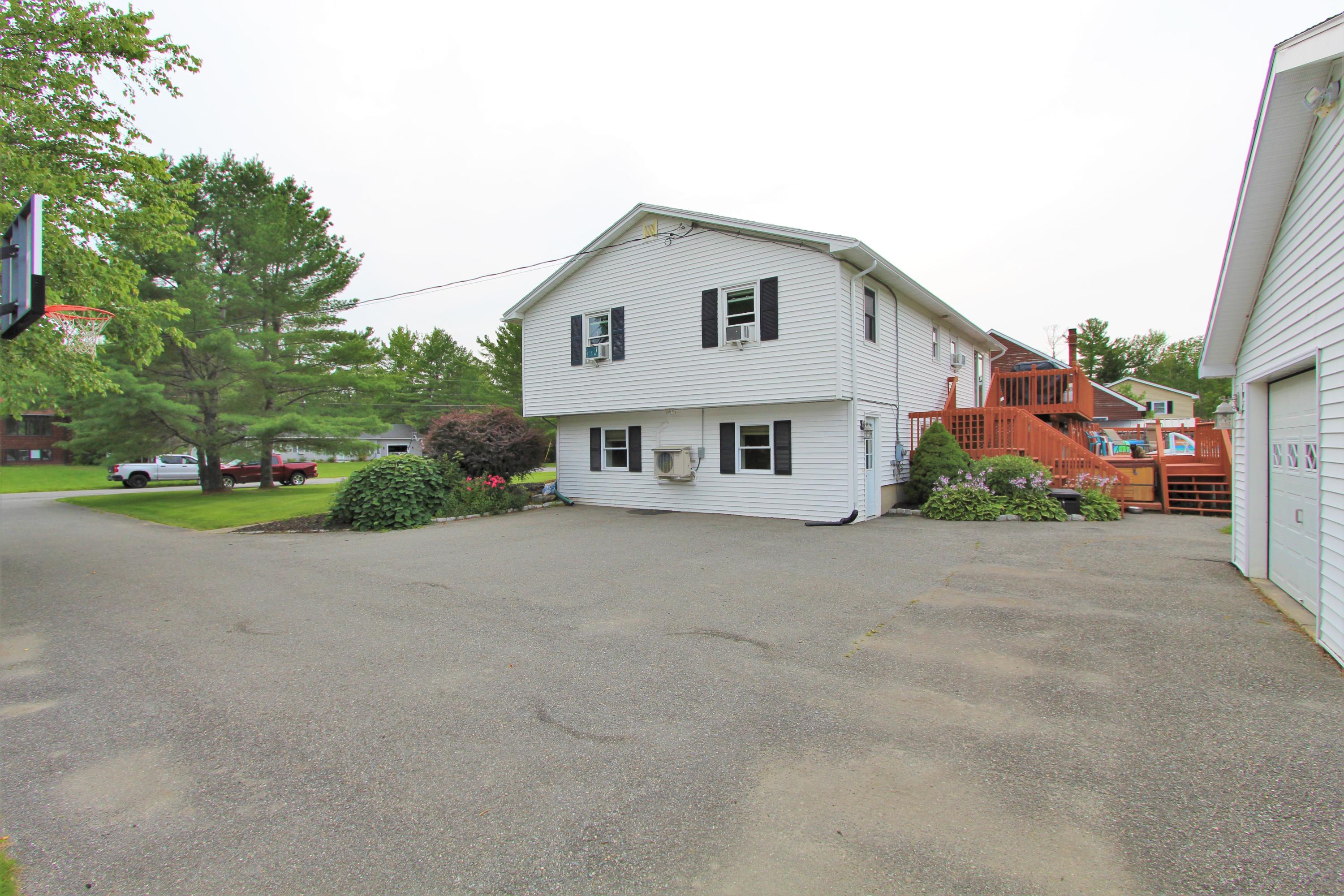 82 Canterbury Road Brewer, ME 04412 - Photo 7 of 56 IMG_2451