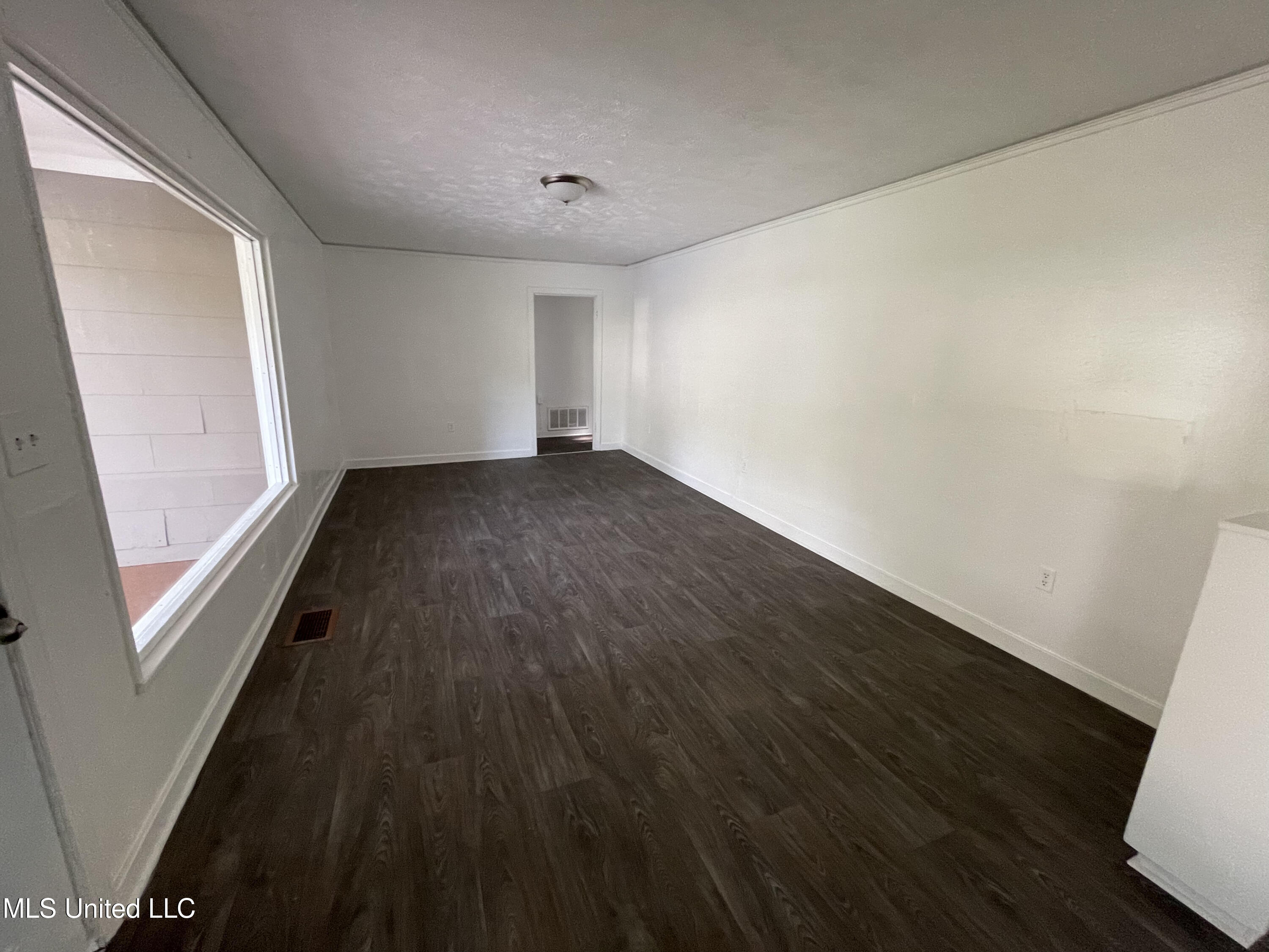 1922 Shamrock Drive Jackson, MS 39204 - Photo 3 of 10 IMG_8208