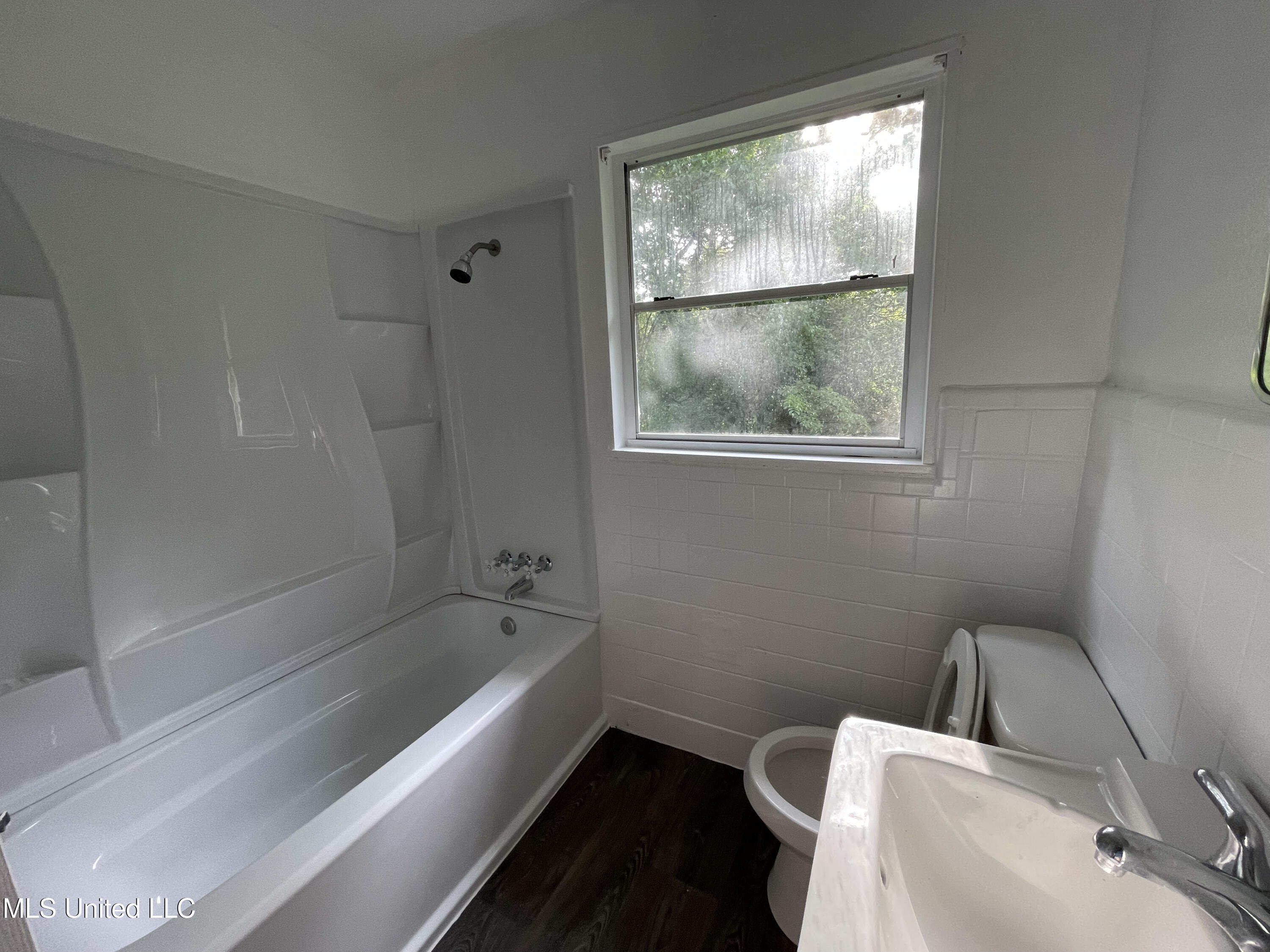 1922 Shamrock Drive Jackson, MS 39204 - Photo 7 of 10 Bath 2