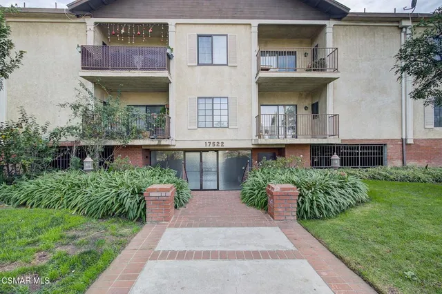 $529,995 | 17522 Sherman Way, Unit 204, Van Nuys, CA 91406