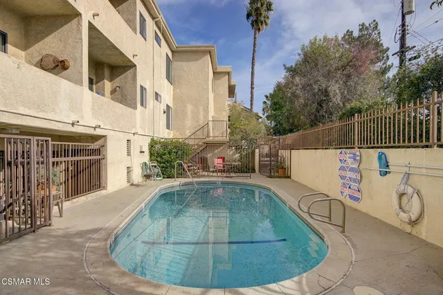 $529,995 | 17522 Sherman Way, Unit 204, Van Nuys, CA 91406