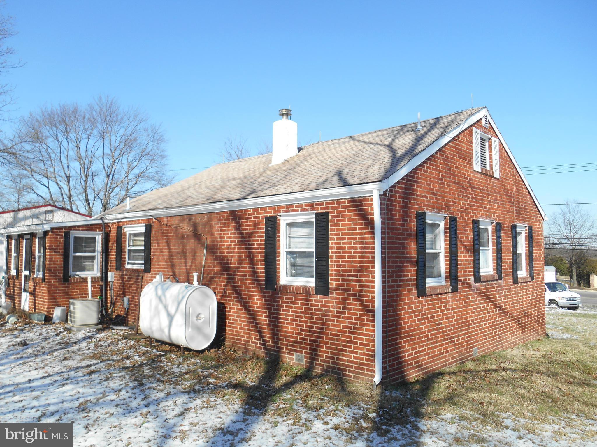 Exterior (Rear)