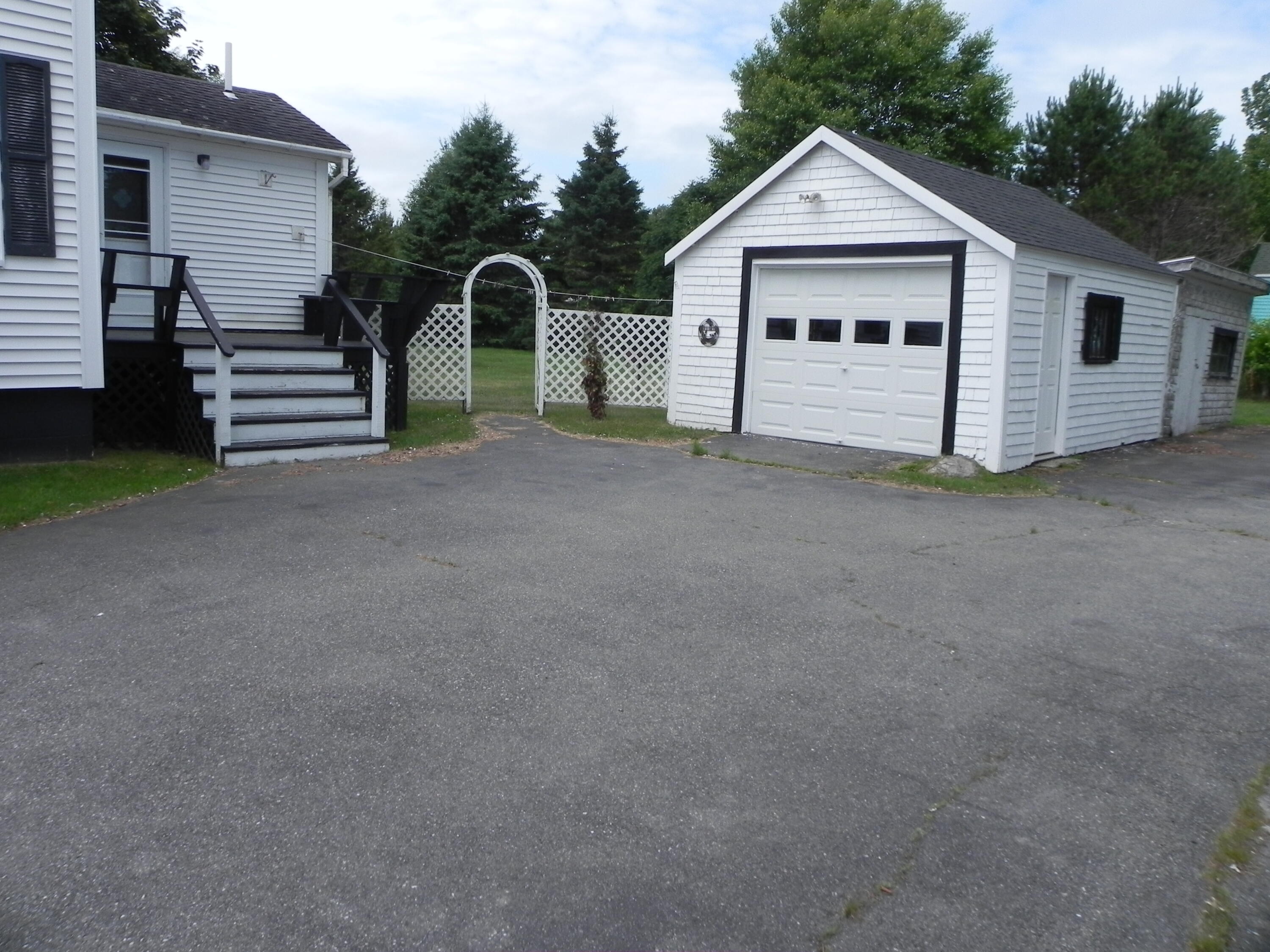 269 County Road Lubec, ME 04652 - Photo 4 of 60 DSCN0436