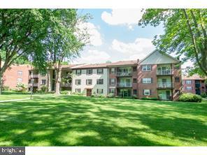 359 Drummers Lane Wayne, PA 19087 - Photo 2 of 13