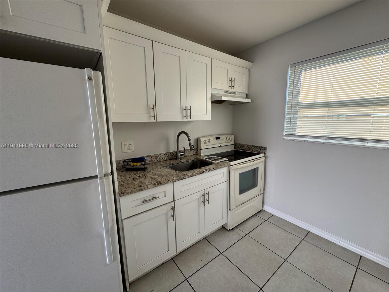 710 Northeast 25th Street, Unit 12 Pompano Beach, FL 33064 - Photo 4 of 23