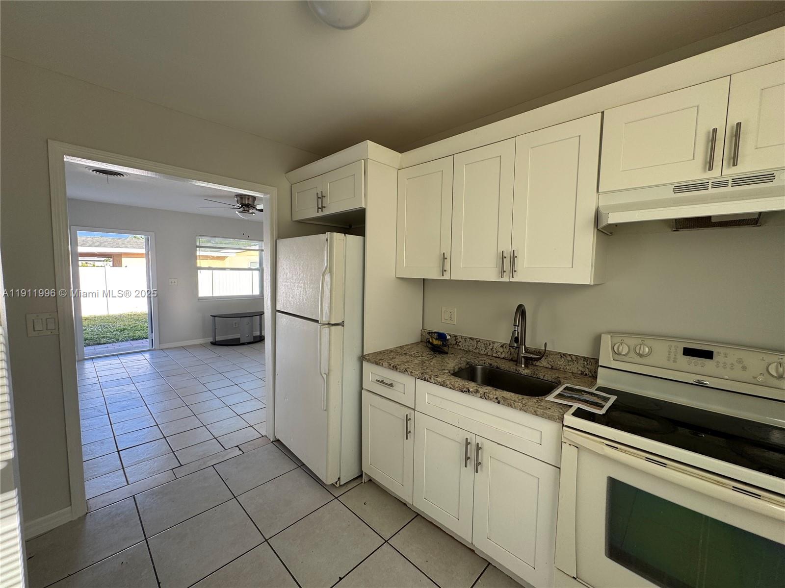 710 Northeast 25th Street, Unit 12 Pompano Beach, FL 33064 - Photo 5 of 23