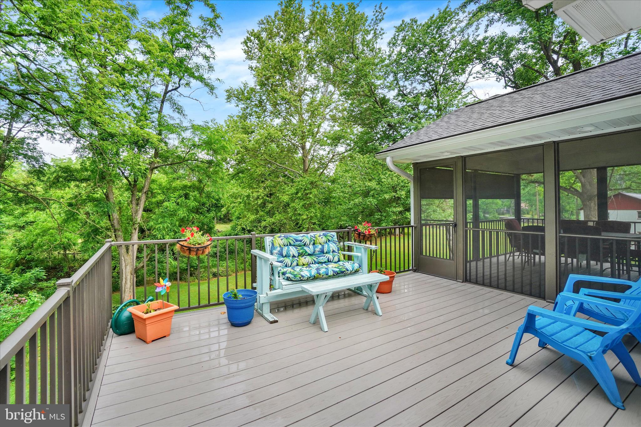 537 Miller Road Elizabethtown, PA 17022 - Photo 28 of 41 Deck