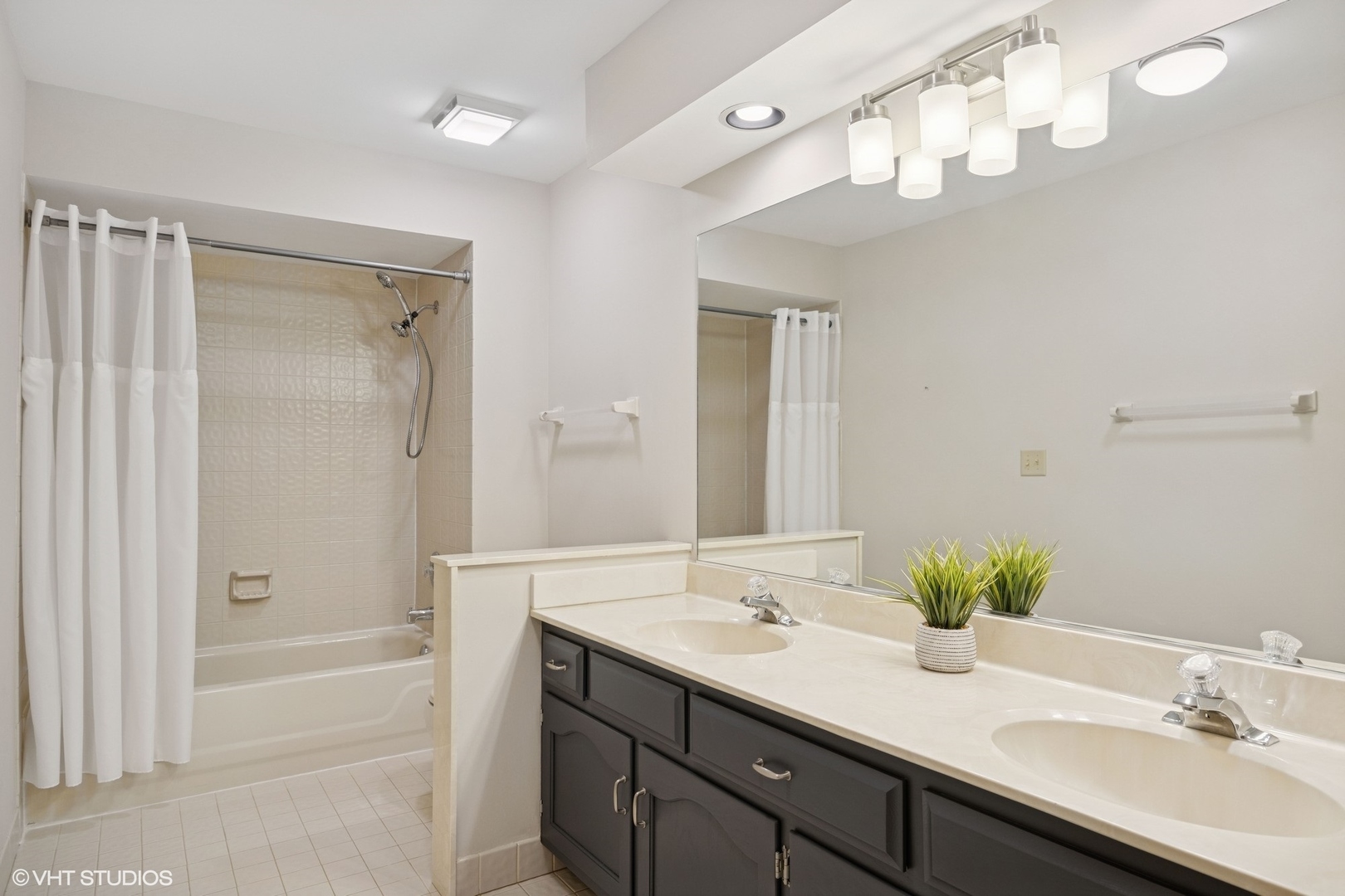 1679 Brittany Lane Hoffman Estates, IL 60192 - Photo 15 of 25