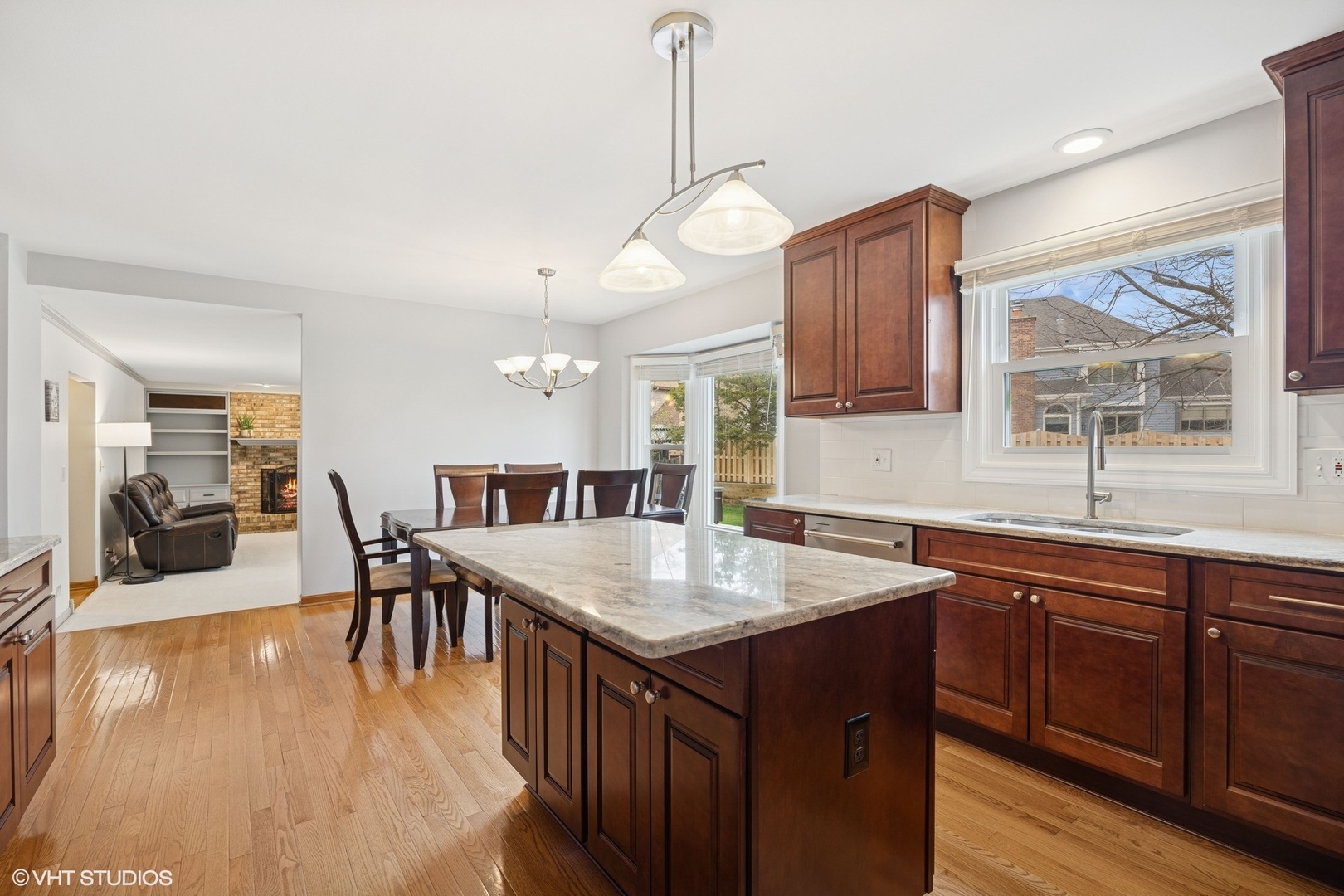 1679 Brittany Lane Hoffman Estates, IL 60192 - Photo 6 of 25