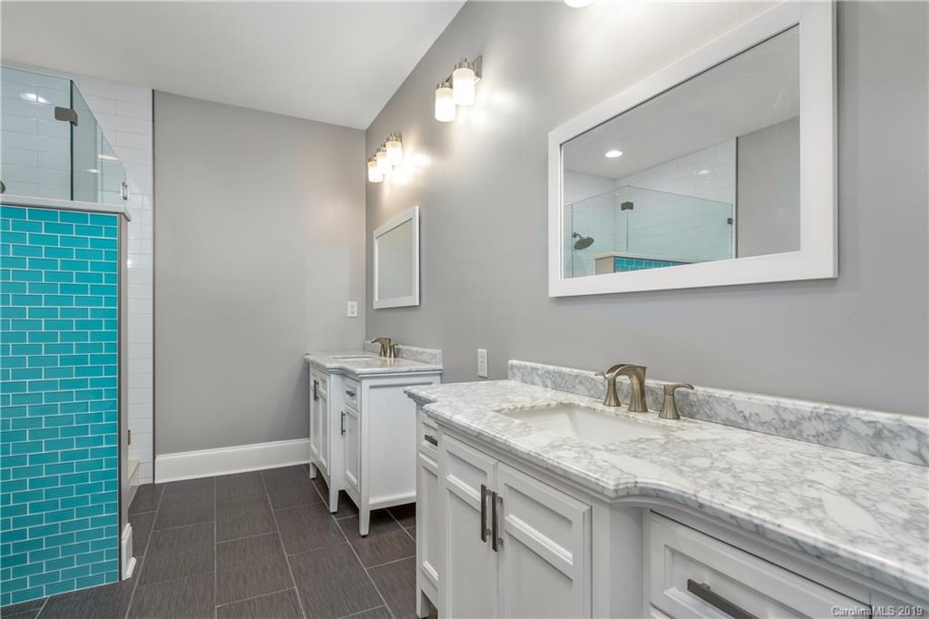 7085 Harbor Court Tega Cay, SC 29708 - Photo 14 of 27 Gallery Image 14