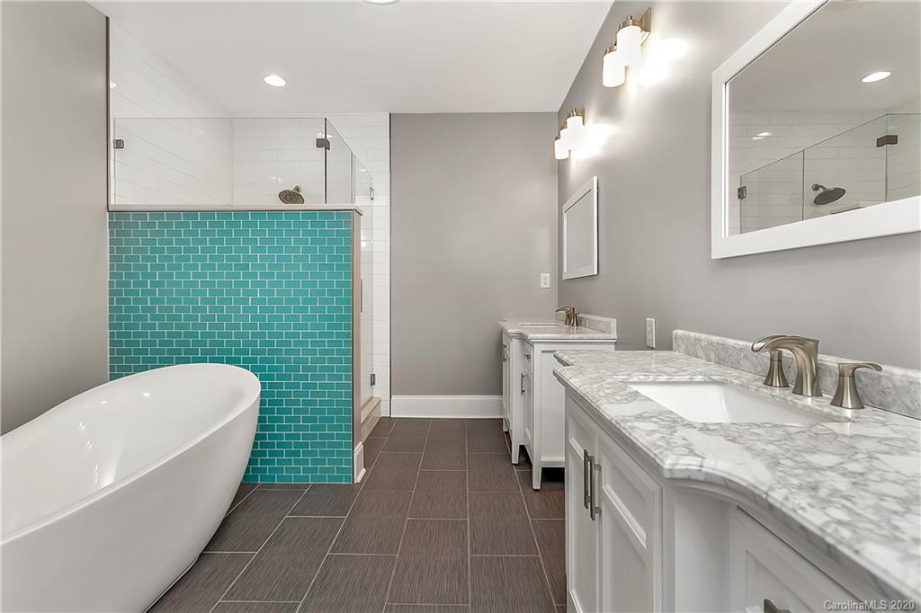 7085 Harbor Court Tega Cay, SC 29708 - Photo 16 of 27 Gallery Image 16