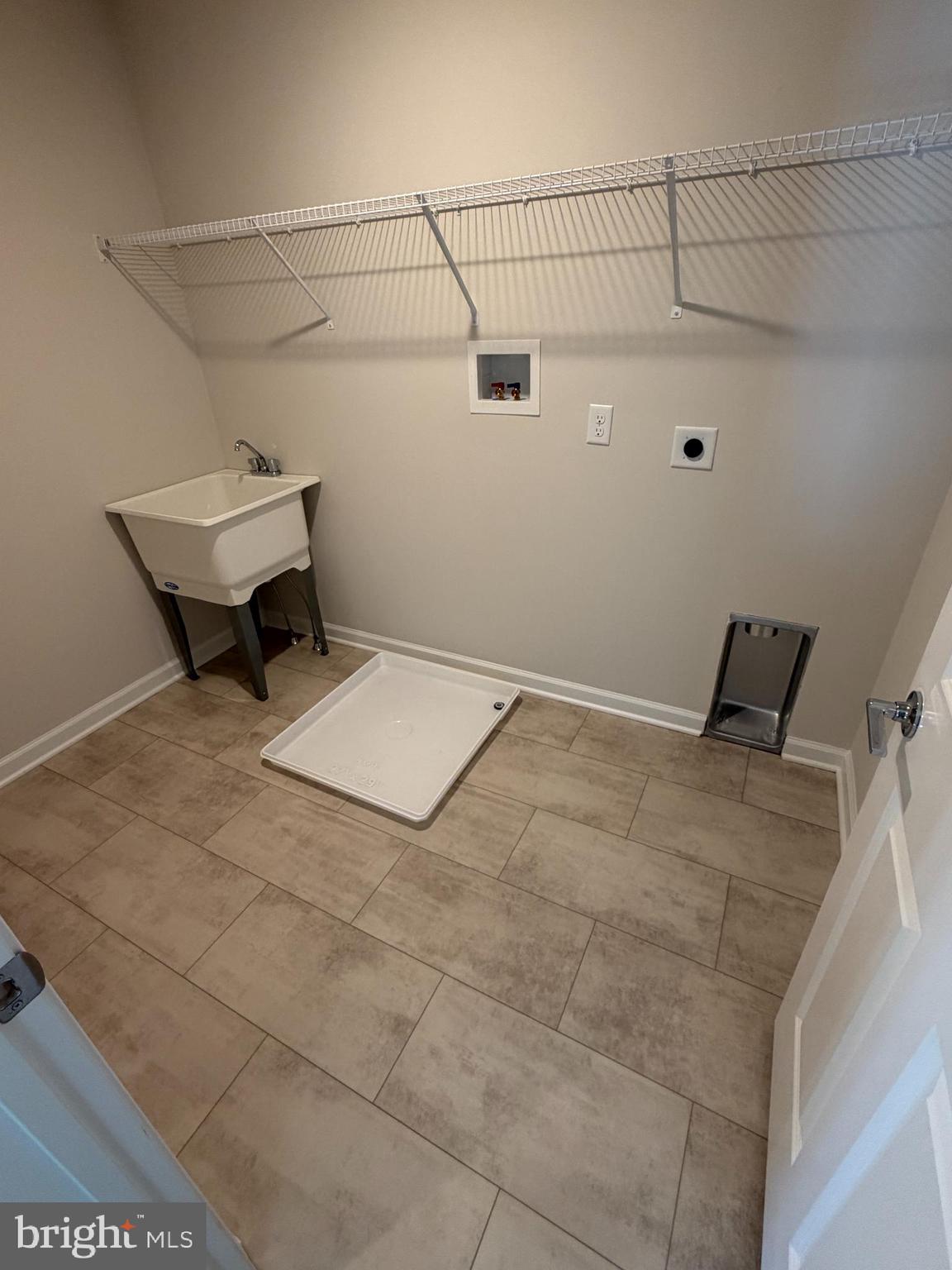 604 Liberty Ridge Road Horsham, PA 19044 - Photo 14 of 15 a bathroom with a sink and vanity