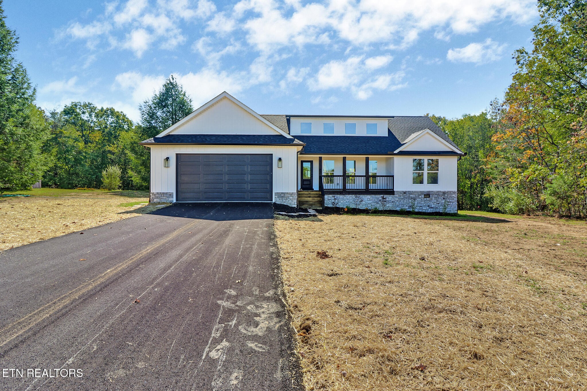 149 Falling Leaf Road Jamestown, TN 38556 - Photo 2 of 32