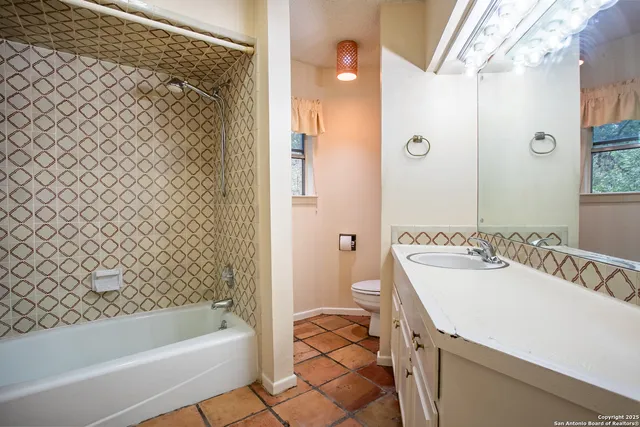 $475,000 | 11006 Bar X Trail, Helotes, TX 78023