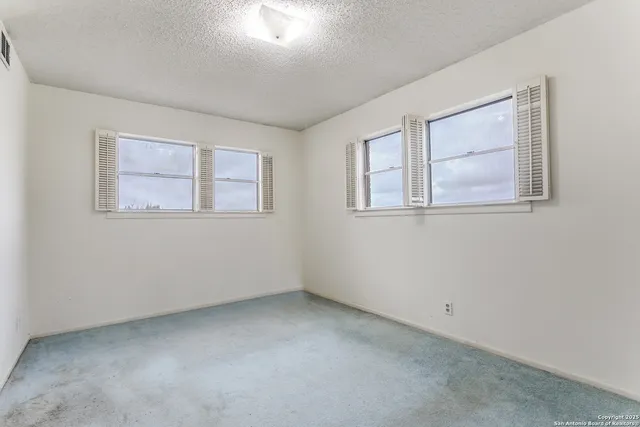 $475,000 | 11006 Bar X Trail, Helotes, TX 78023