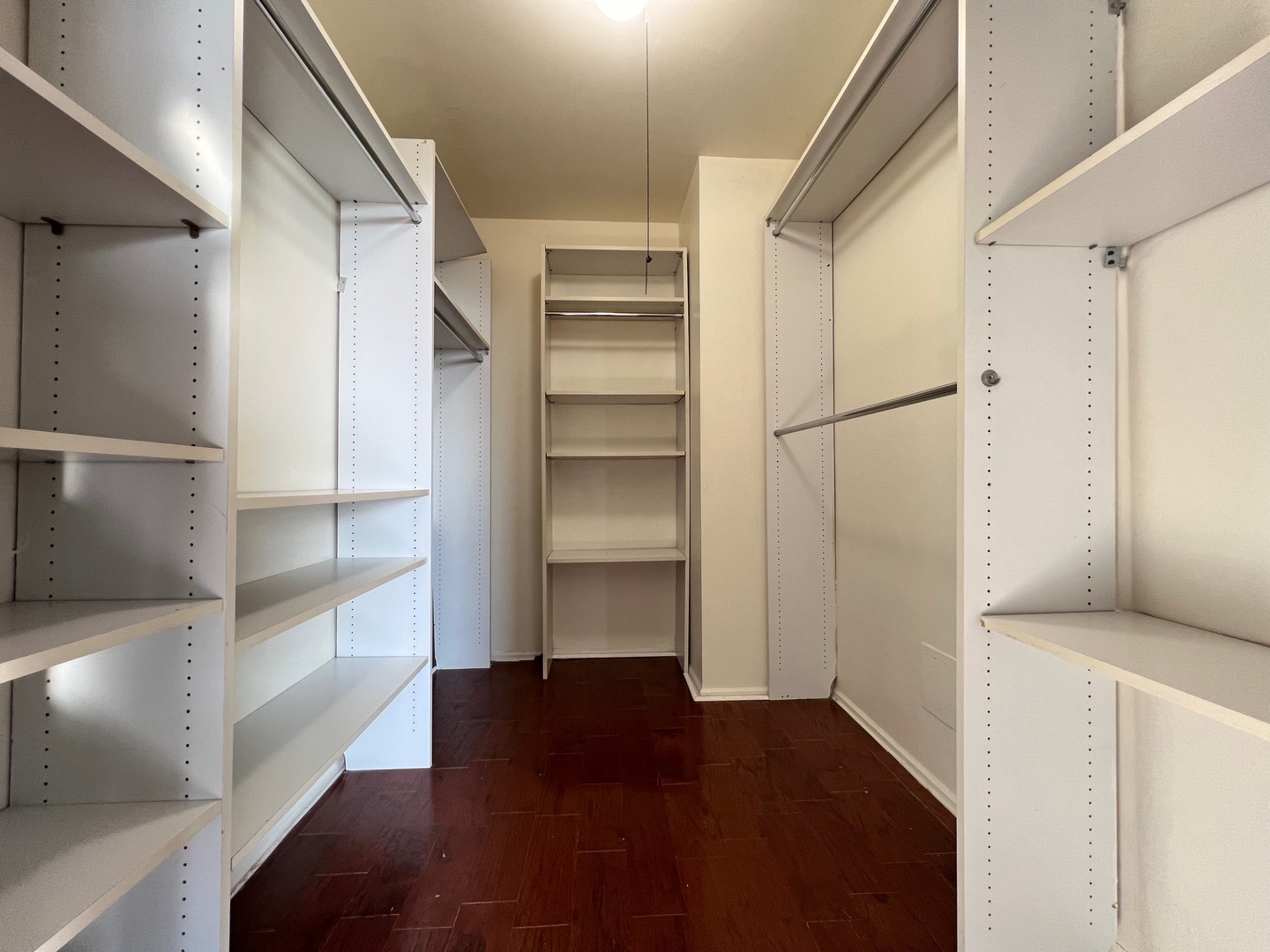 6325 North Sheridan Road, Unit 2007 Chicago, IL 60660 - Photo 8 of 17
