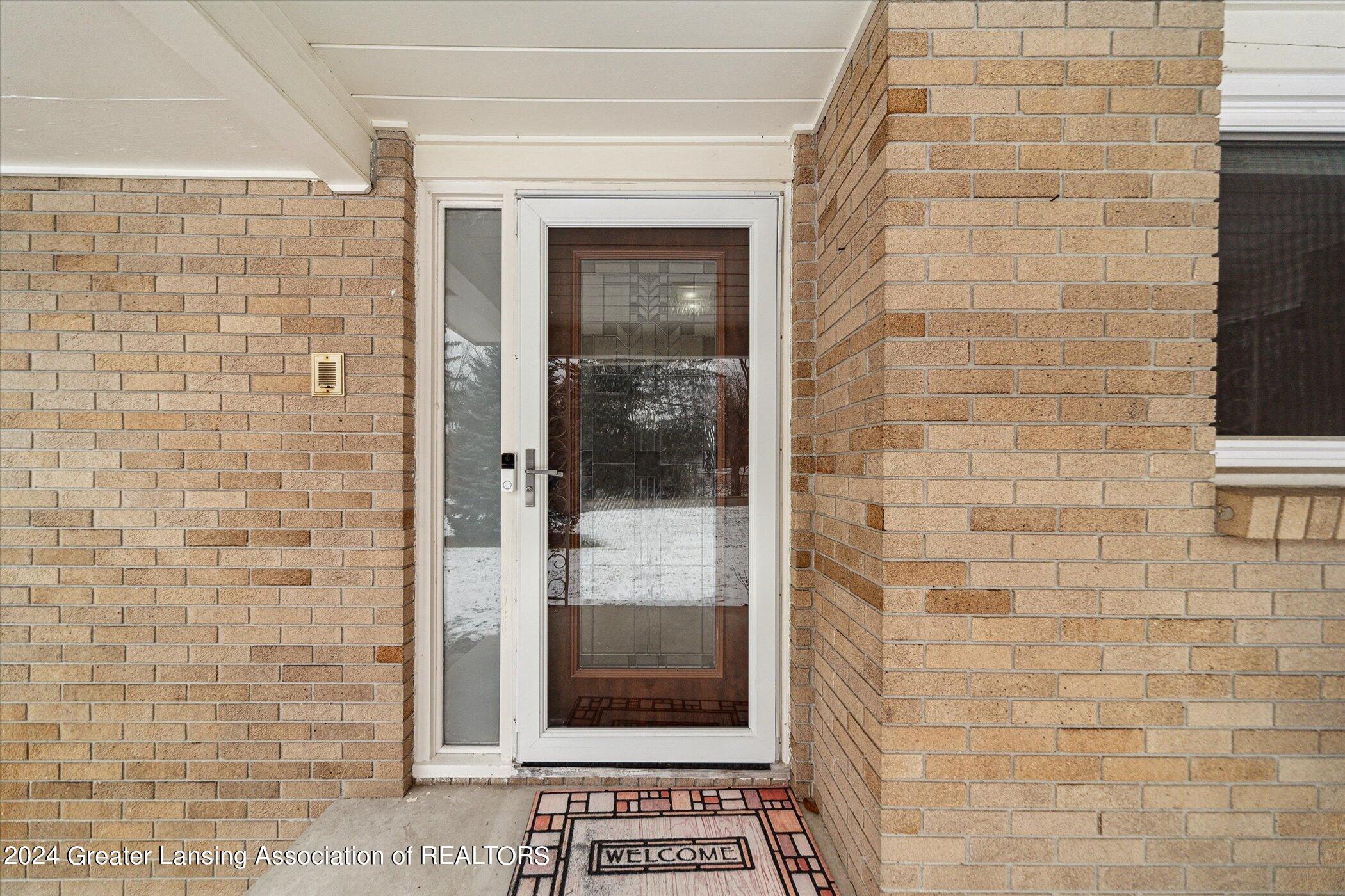 3910 Barton Road Lansing, MI 48917 - Photo 5 of 42 06-3910-Barton-Rd-Lansing-MI-48917-Windo