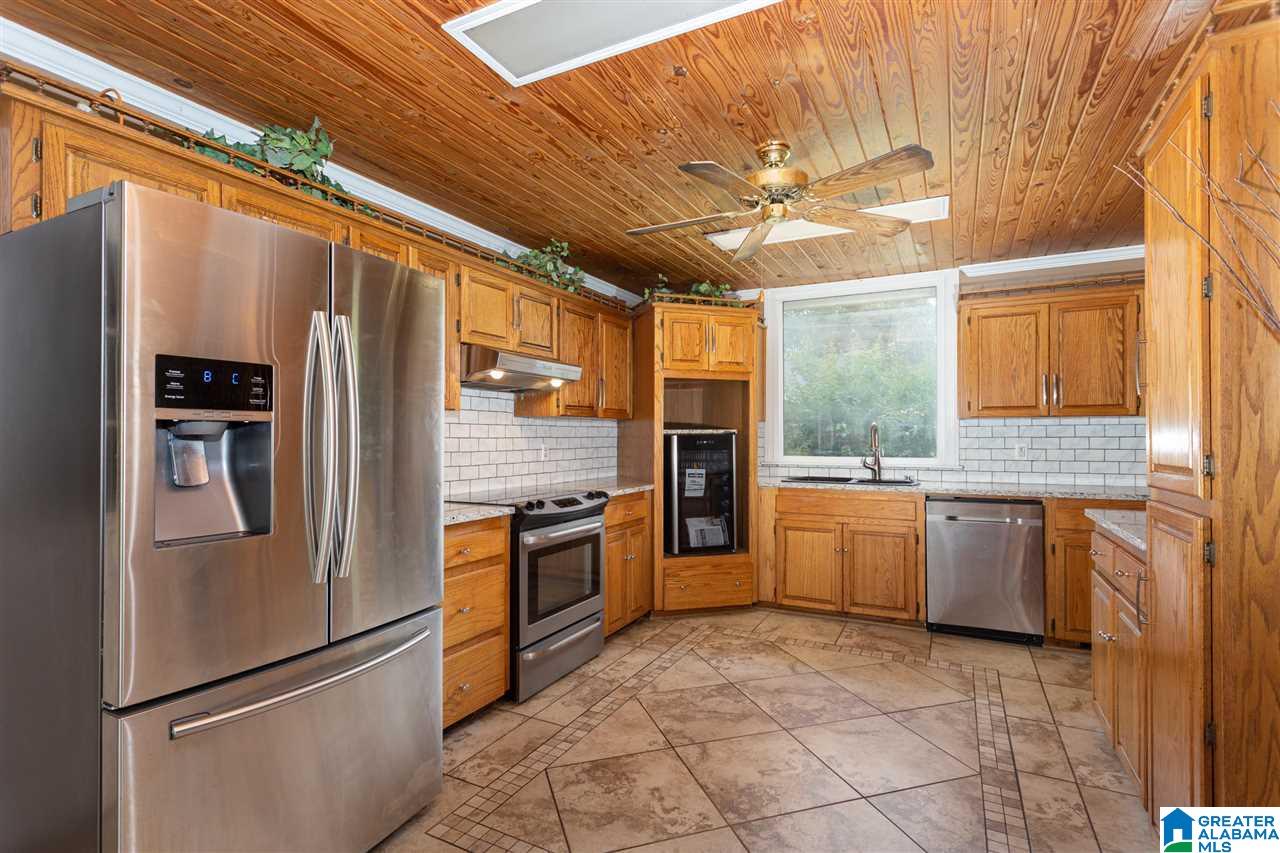 805 Nelson Road Oxford, AL 36203 - Photo 2 of 50