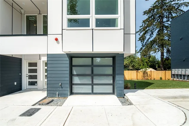 $539,000 | 12225 Roseberg Avenue South, Unit 4, Seattle, WA 98168