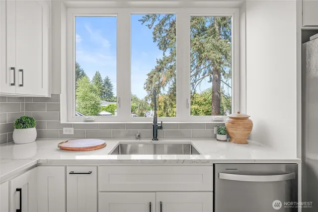 $539,000 | 12225 Roseberg Avenue South, Unit 4, Seattle, WA 98168