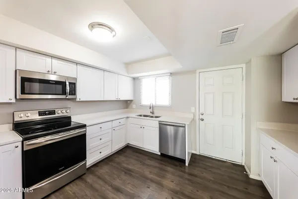 $420,000 | 6218 West Wolf Street, Phoenix, AZ 85033